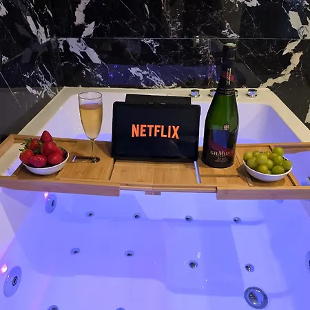 Loft Jacuzzi - Rer A A 1 Min - Paris Disneyland - Parking Apartman