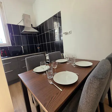 Apartamento Loft Jacuzzi - Rer A A 1 Min - Paris Disneyland - Parking Neuilly-Plaisance